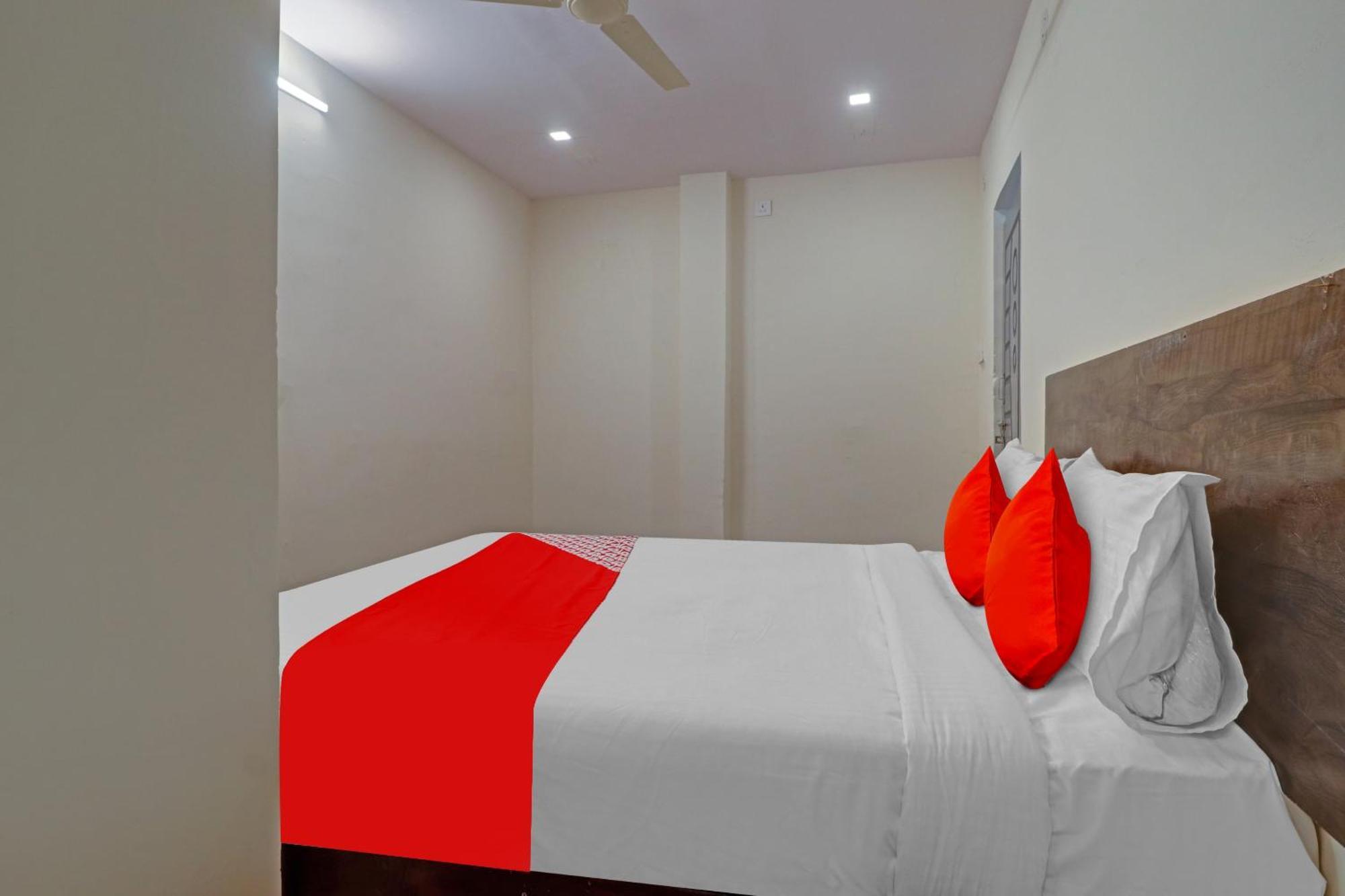 Hotel O R Square Bn Reddy Sururnagar Esterno foto